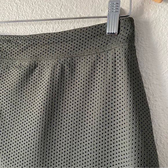 Slazenger Golf Skort Womens S Green Perforated Active Outdoor Pull on EUC - Picture 2 of 12